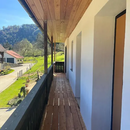 Apartmaji Pri Mojci